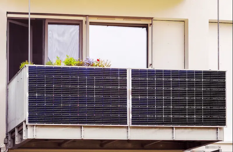 ¿Puedo instalar placas solares en balcones?